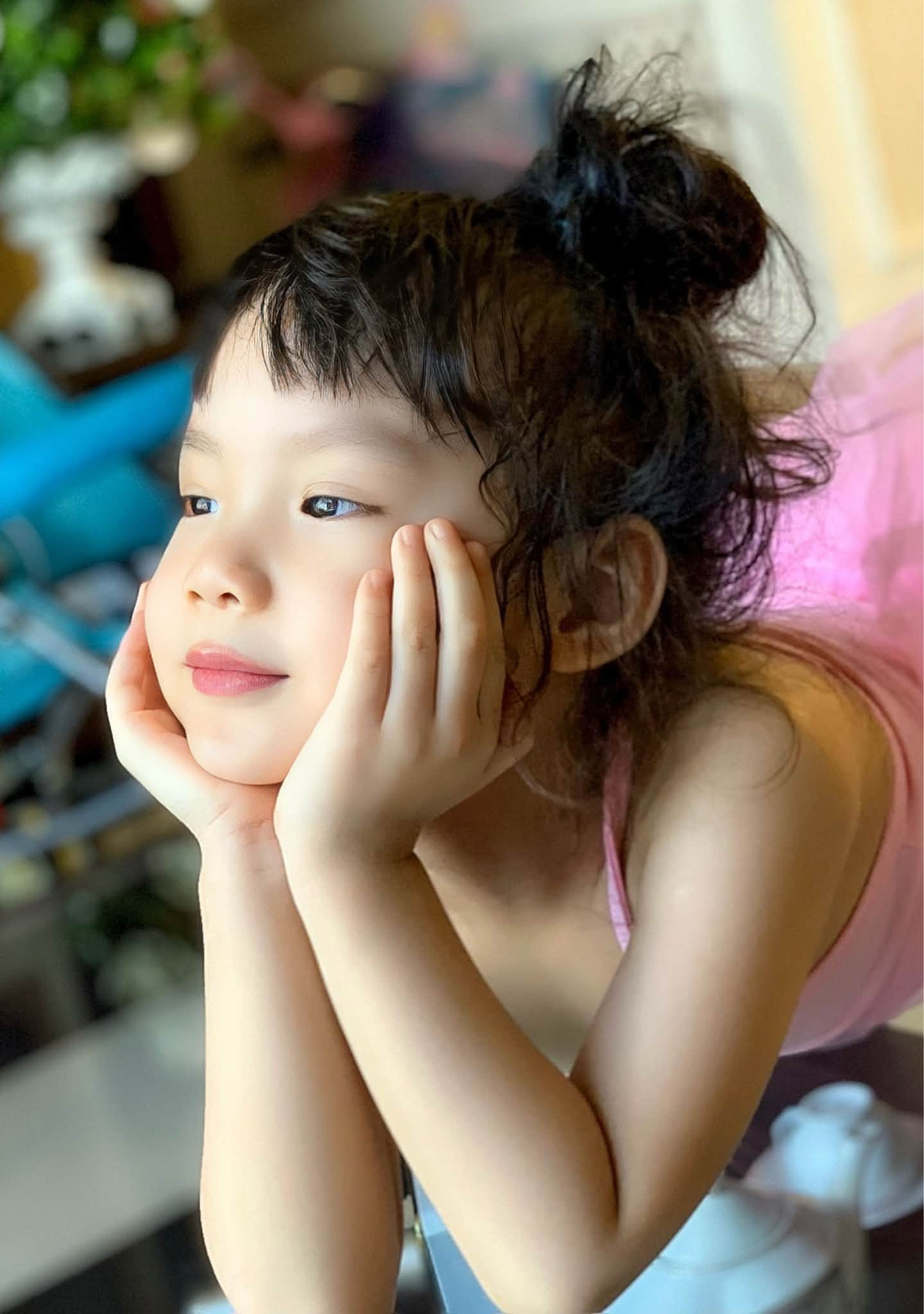 NSND Trịnh Kim Chi chia sẻ hình ảnh con gái 11 tuổi đáng yêu và tài năng - Ảnh 14. NSND Trịnh Kim Chi chia sẻ hình ảnh con gái 11 tuổi đáng yêu và tài năng - Ảnh 14.