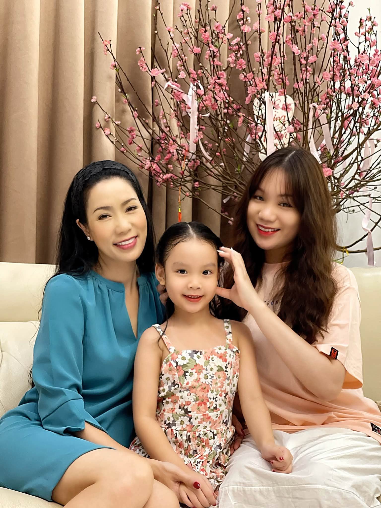 NSND Trịnh Kim Chi chia sẻ hình ảnh con gái 11 tuổi đáng yêu và tài năng - Ảnh 13. NSND Trịnh Kim Chi chia sẻ hình ảnh con gái 11 tuổi đáng yêu và tài năng - Ảnh 13.