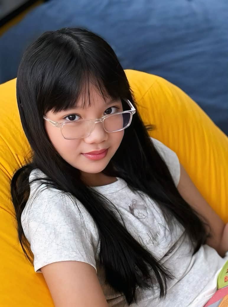 NSND Trịnh Kim Chi chia sẻ hình ảnh con gái 11 tuổi đáng yêu và tài năng - Ảnh 4. NSND Trịnh Kim Chi chia sẻ hình ảnh con gái 11 tuổi đáng yêu và tài năng - Ảnh 4.