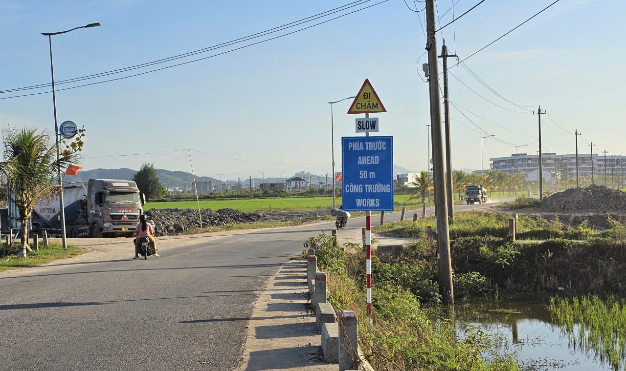 Cận cảnh đường ngh&igrave;n tỷ ở Huế thi c&ocirc;ng &igrave; ạch, một nh&agrave; thầu bị chấm dứt hợp đồng - Ảnh 5.