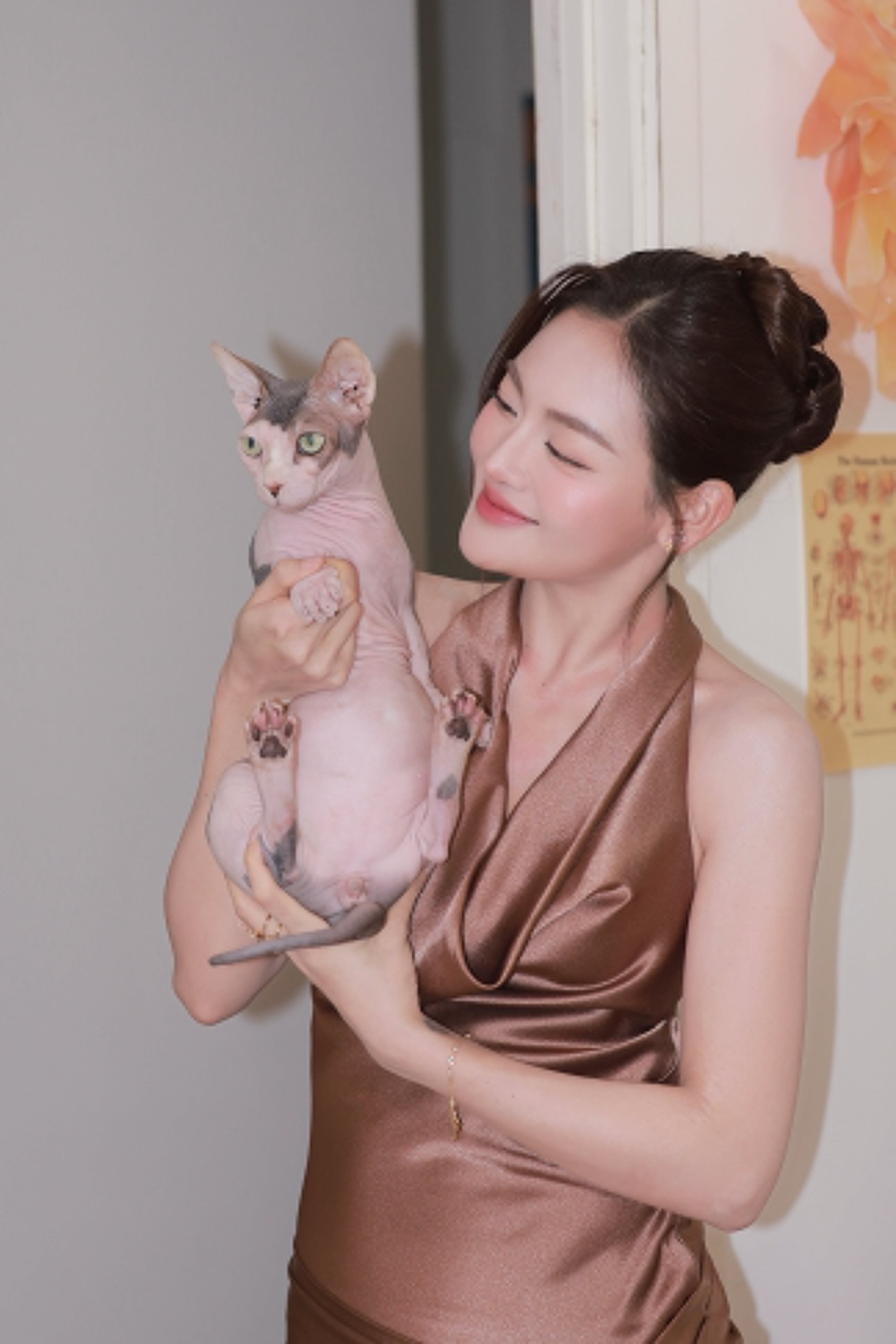 Th&ugrave;y Anh tằn tiện từng đồng để chăm s&oacute;c '5 đứa con thơ' - Ảnh 2.