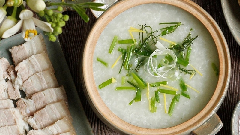 Khi cơ thể mệt mỏi , ăn ch&aacute;o gừng để nhanh hồi sức - Ảnh 1.