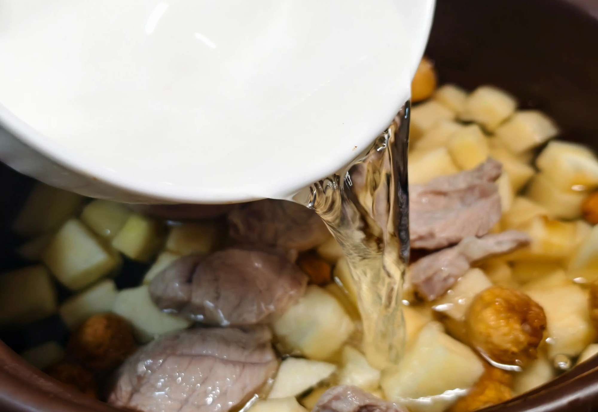 V&agrave;o ng&agrave;y nắng n&oacute;ng, h&atilde;y ăn m&oacute;n canh n&agrave;y thường xuy&ecirc;n, hương vị thơm ngon, sảng kho&aacute;i, hấp dẫn tuyệt vời- Ảnh 4.