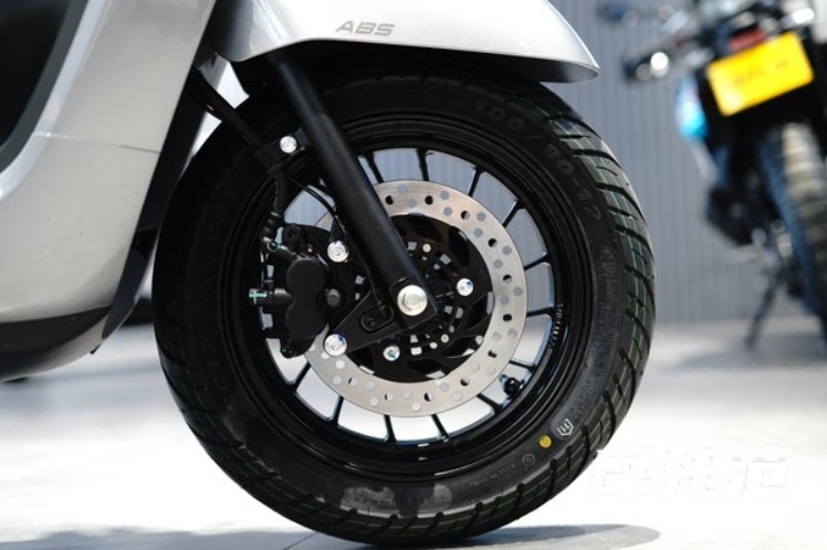 Xe ga 125cc gi&aacute; 37 triệu đồng: Cạnh tranh với Honda SH Mode v&agrave; Vision - Ảnh 4.