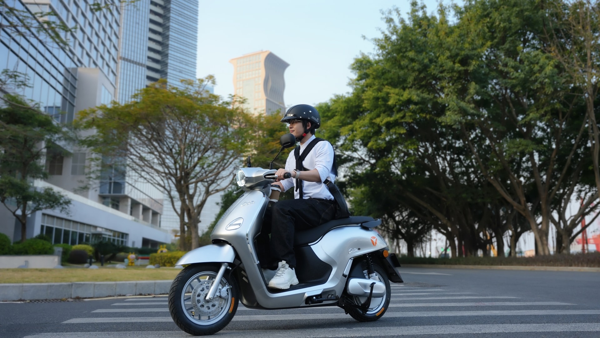 Giá xe máy điện YADEA Osta 2026: Công nghệ tiên tiến , quãng đường dài 180 km - Ảnh 2.