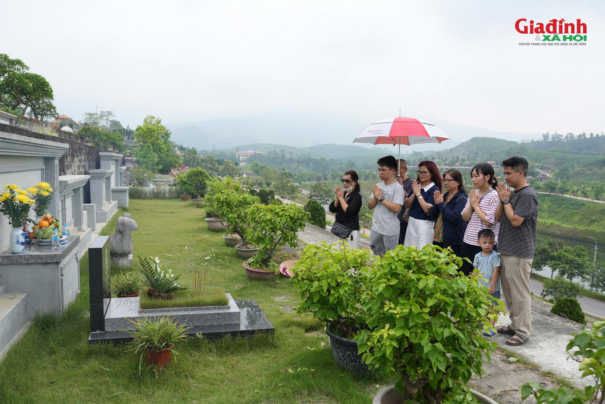 Trước Ng&agrave;y Gia đ&igrave;nh Việt Nam, nhiều gia đ&igrave;nh ở H&agrave; Nội chọn c&aacute;ch đặc biệt để dạy con ch&aacute;u về cội nguồn - Ảnh 13.