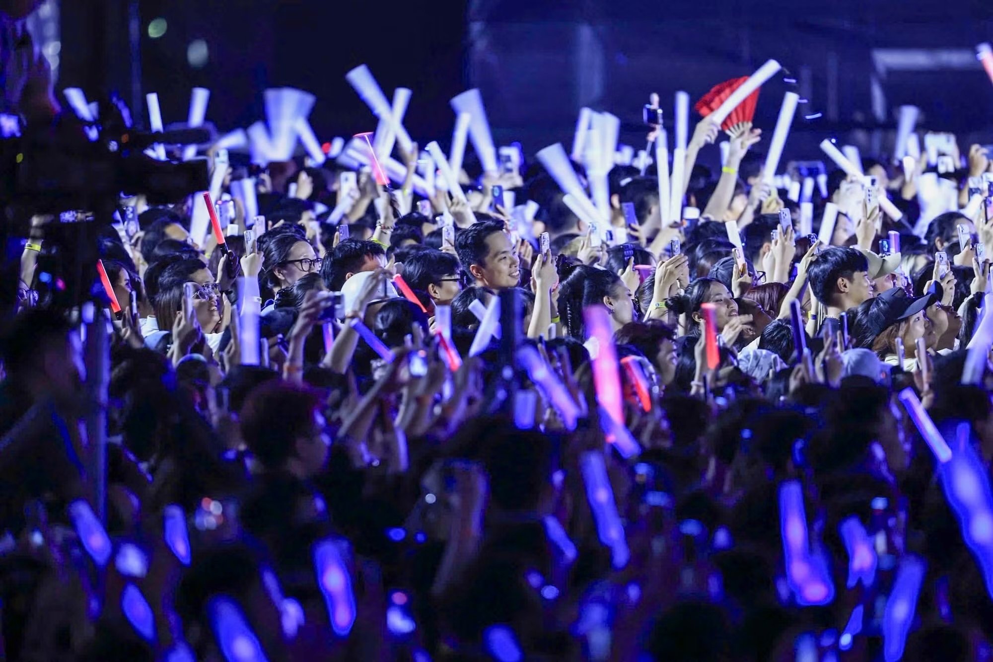Ho&agrave; Minzy, Quang H&ugrave;ng MasterD khuấy động hơn 20.000 kh&aacute;n giả trong Concert Thanh Xu&acirc;n - Ảnh 15.