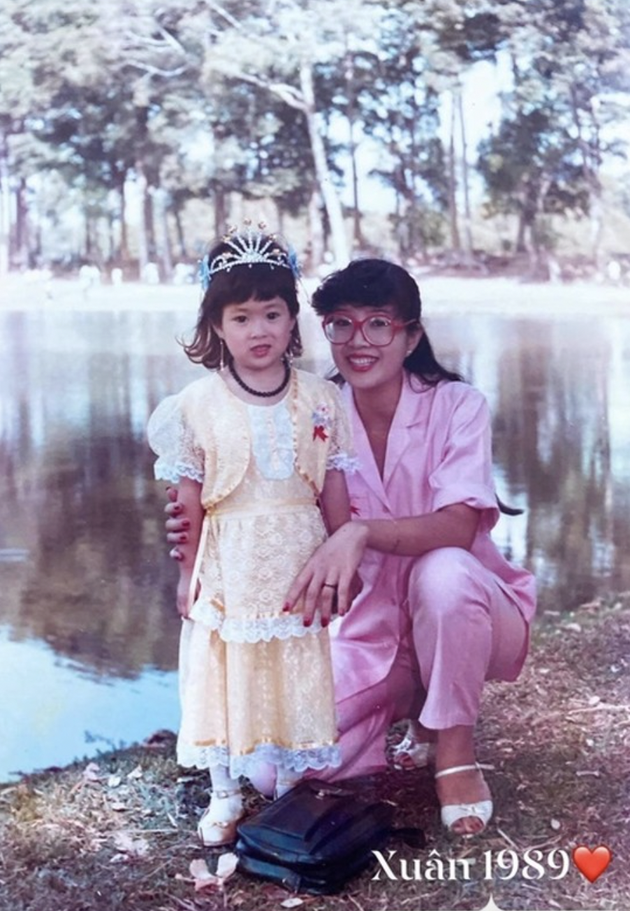 L&ecirc; Phương chia sẻ khoảnh khắc hạnh ph&uacute;c B&ecirc;n mẹ đẻ Bạch L&ecirc; trong sinh nhật 2026 - Ảnh 6.