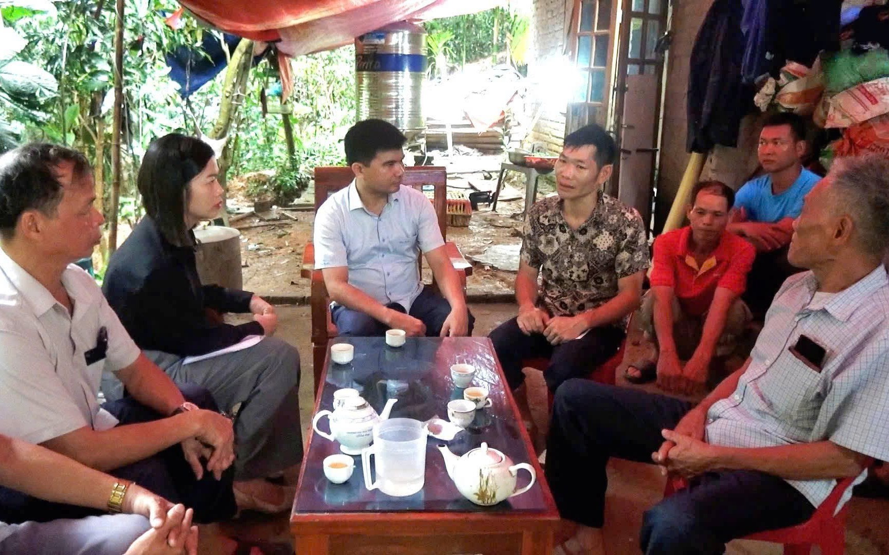 Xe khách va chạm xe máy, hai người tử vong thương tâm - Ảnh 2.