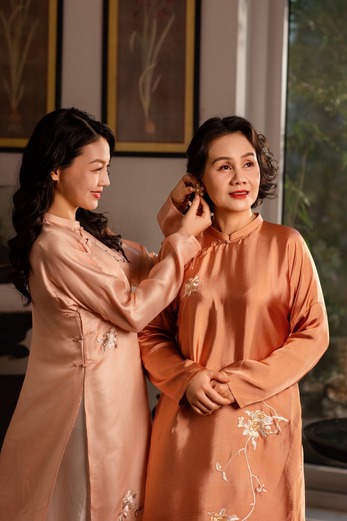 Bức h&igrave;nh 4 thế hệ nh&agrave; MC Hồng Nhung VTV g&acirc;y ch&uacute; &yacute; - Ảnh 8.