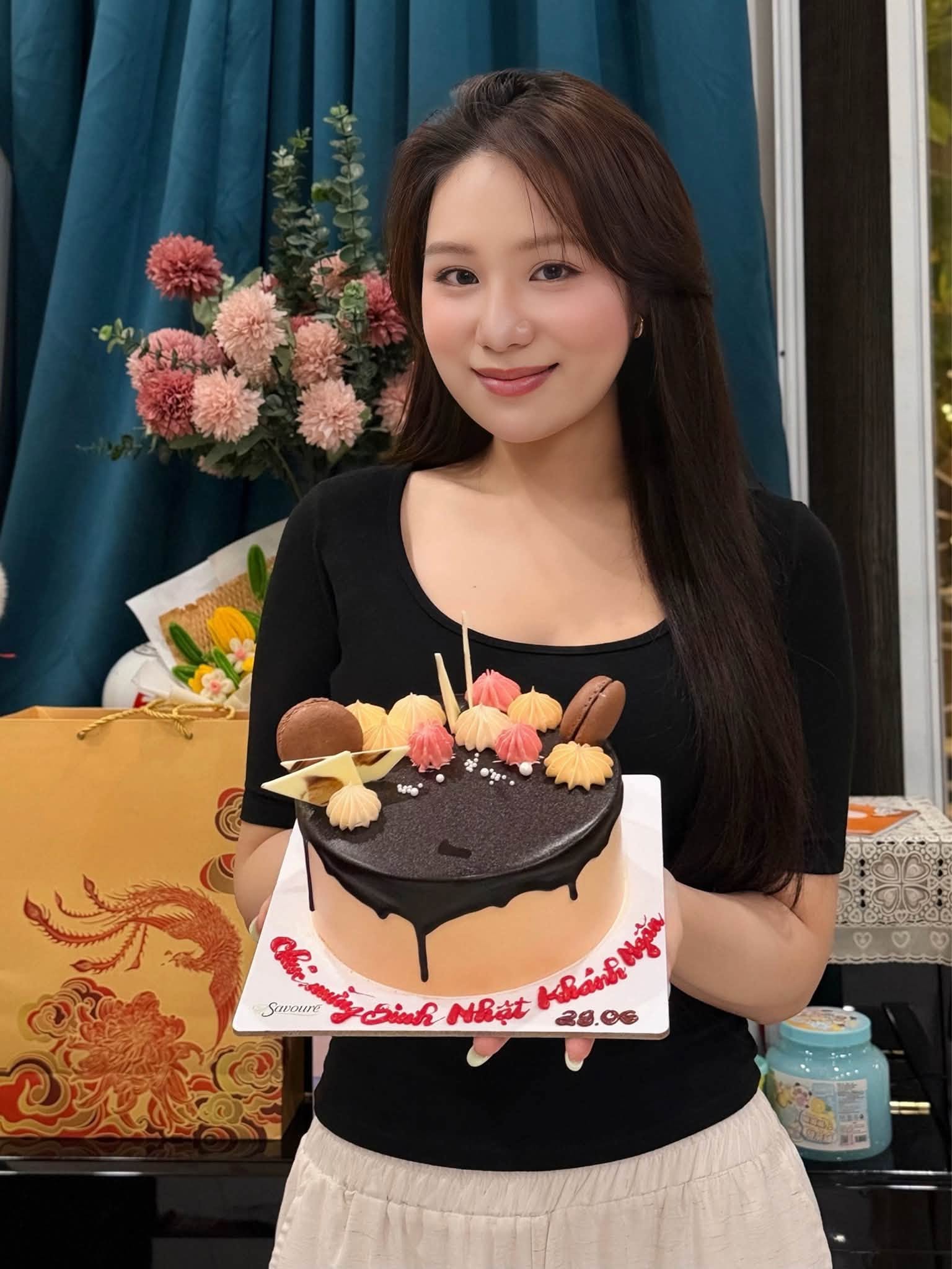 Con g&aacute;i lớn NSND Trịnh Kim Chi g&acirc;y ch&uacute; &yacute; trong ng&agrave;y sinh nhật đặc biệt - Ảnh 2.