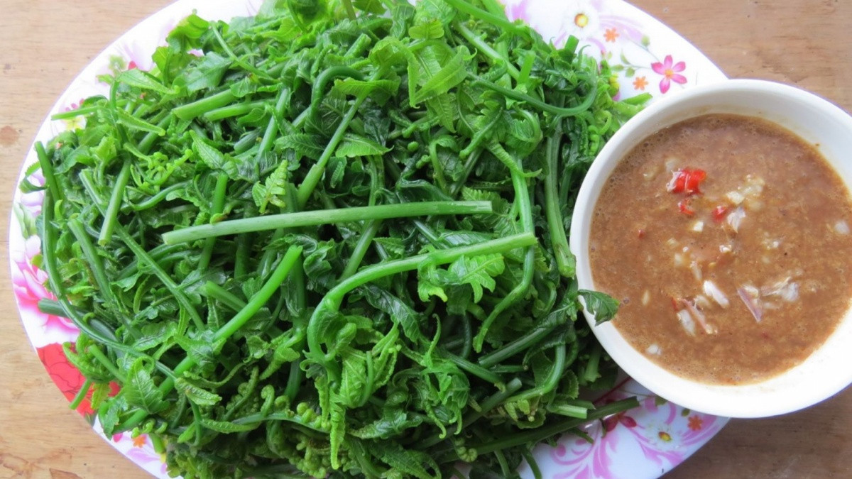 Loại rau dại trước bỏ đi nay l&agrave; đặc sản gi&aacute; 200.000 đồng/kg được được người Trung Quốc xem l&agrave; &ldquo;rau trường thọ&rdquo;, sang tận nơi để thu mua - Ảnh 3.
