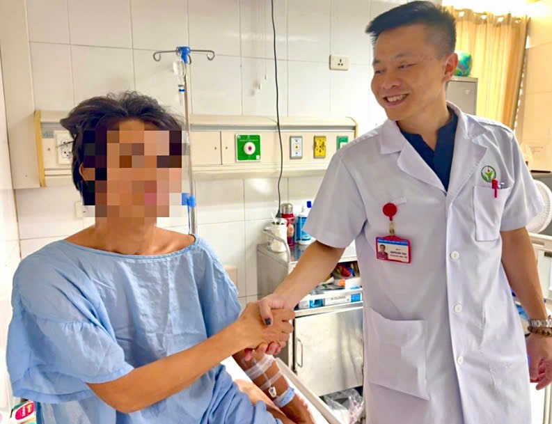Cứu sống người đàn ông 42 tuổi đứt rời trực tràng hiếm gặp - Ảnh 2.