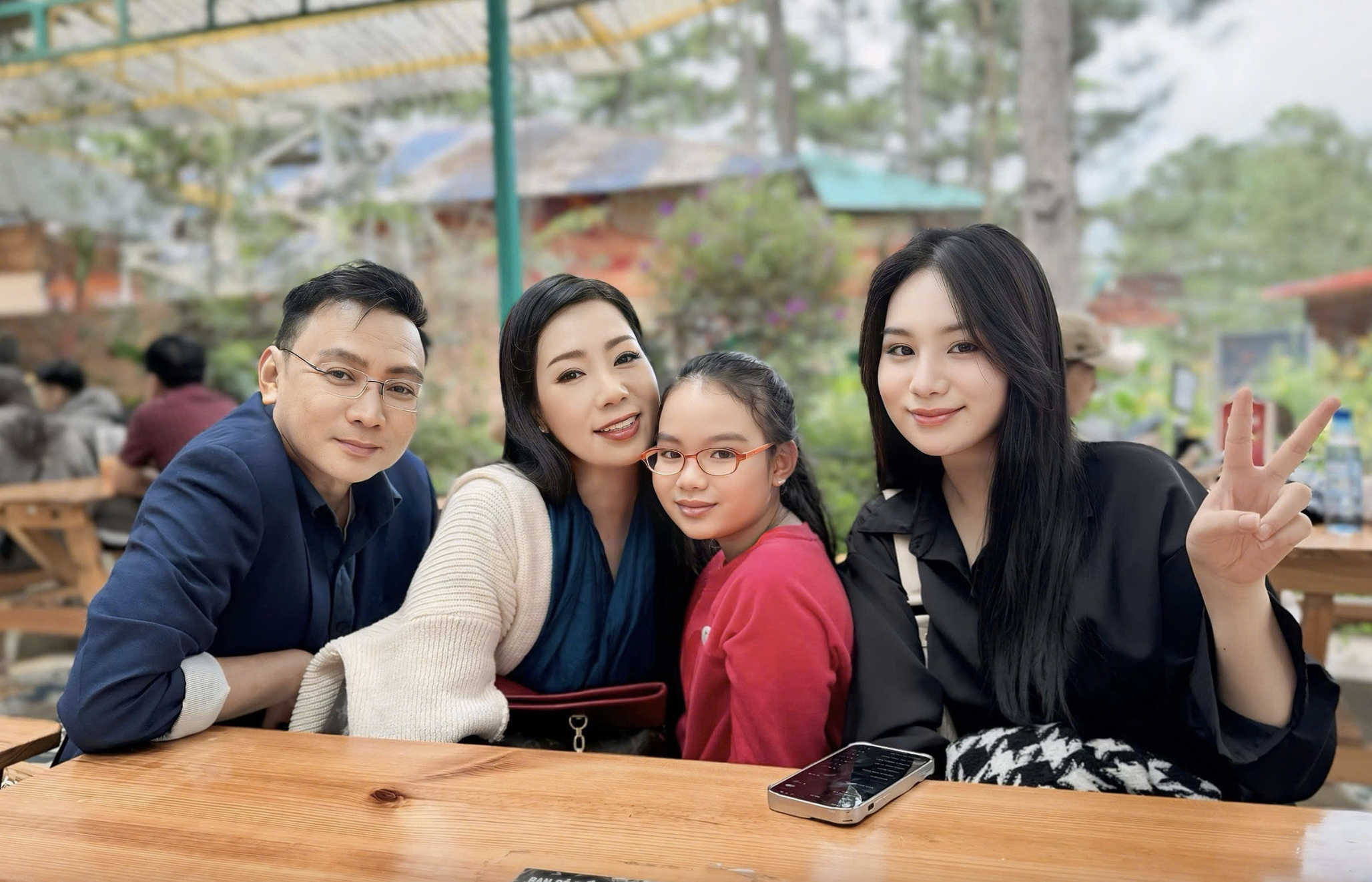 Con g&aacute;i lớn NSND Trịnh Kim Chi g&acirc;y ch&uacute; &yacute; trong ng&agrave;y sinh nhật đặc biệt - Ảnh 8.
