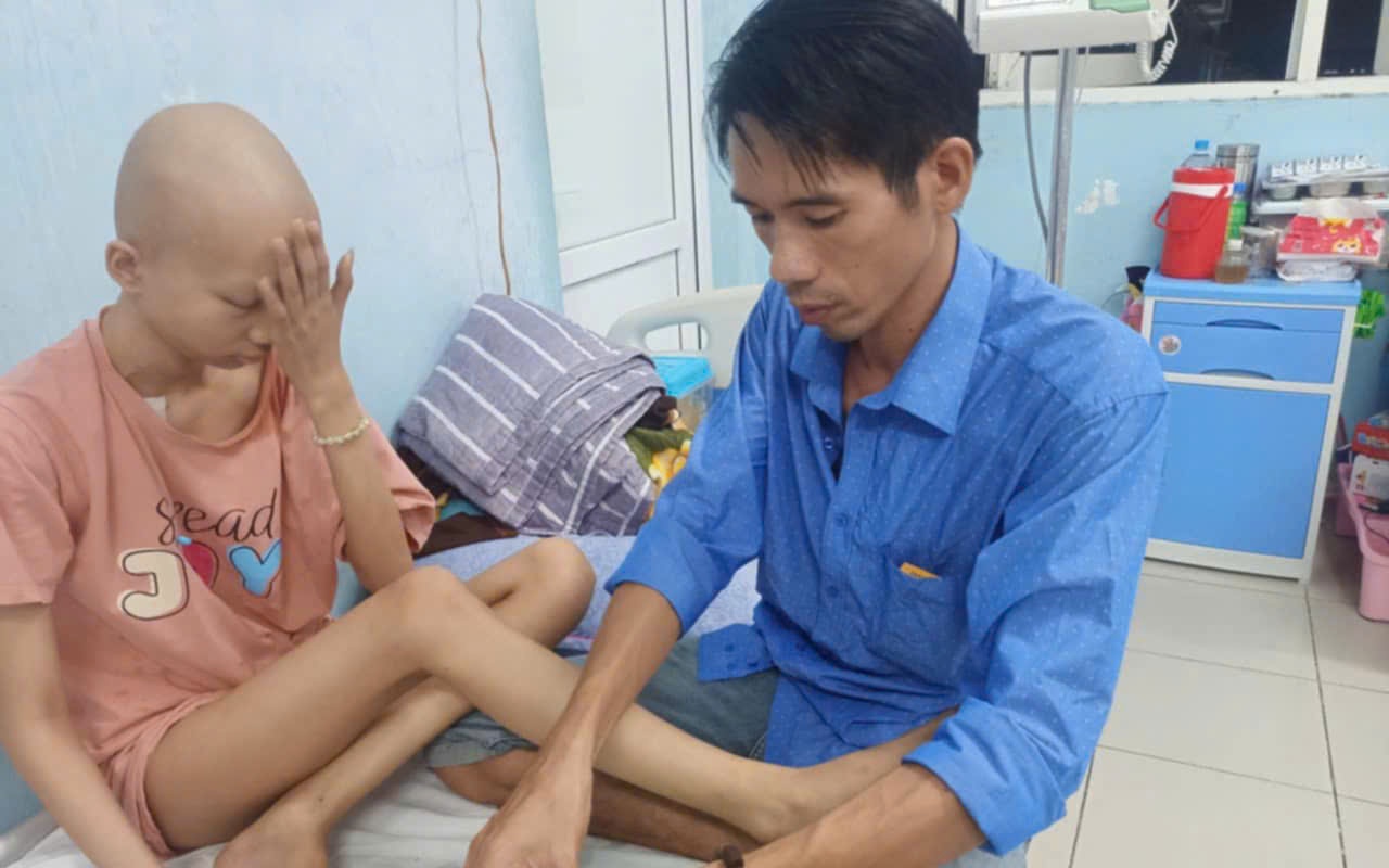 Nữ sinh ở Huế mắc khối u &aacute;c t&iacute;nh nhận sự sẻ chia của bạn đọc B&aacute;o Sức khỏe & Đời sống - Ảnh 2.