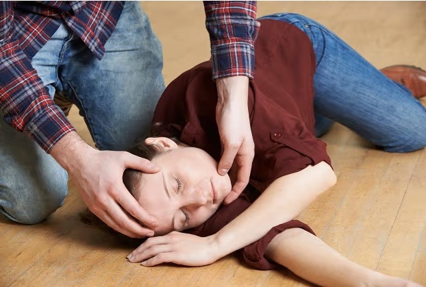 V&igrave; sao đột quỵ tăng cao trong m&ugrave;a n&oacute;ng? Nh&oacute;m người n&agrave;y cần đặc biệt cảnh gi&aacute;c, đặc biệt sau tuổi 50 - Ảnh 1.