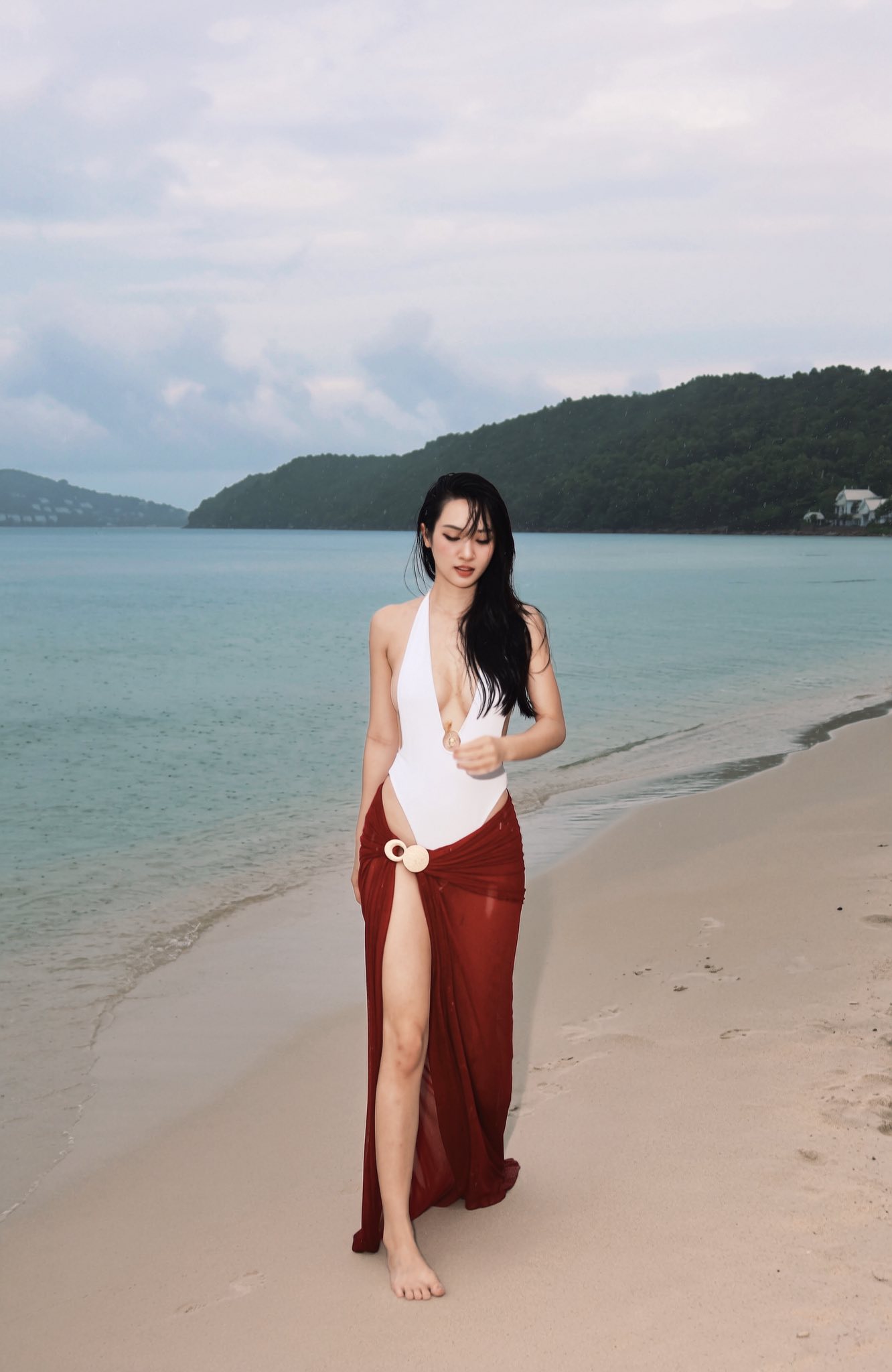 Người đẹp qu&ecirc; Điện Bi&ecirc;n diện bikini khoe d&aacute;ng quyến rũ giữa m&ugrave;a h&egrave; 2026 - Ảnh 4.