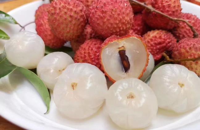 Loại quả mùa hè được chuyên gia Mỹ đánh giá cao, đang bán đầy chợ, người Việt ăn đúng cách để sống thọ - Ảnh 2.
