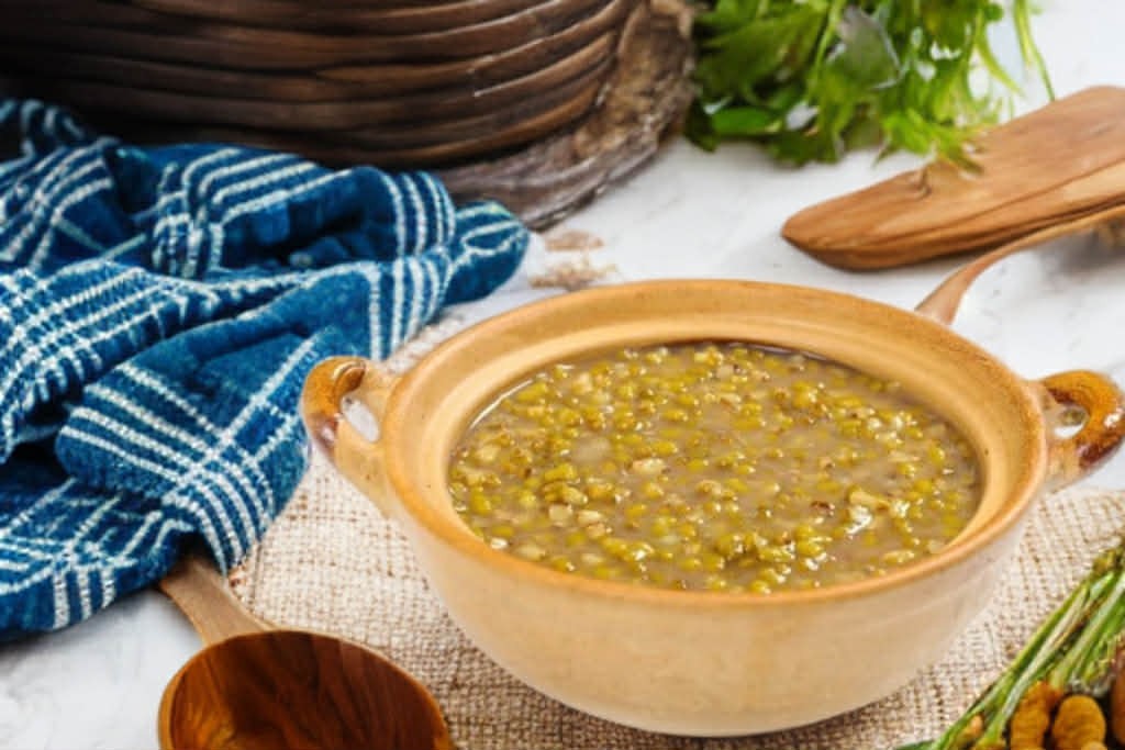Th&ecirc;m 2 nguy&ecirc;n liệu đặc biệt nấu c&ugrave;ng đậu xanh được m&oacute;n ăn tăng gấp đ&ocirc;i c&ocirc;ng dụng thanh nhiệt v&agrave; giải nhiệt m&ugrave;a h&egrave;!- Ảnh 5.