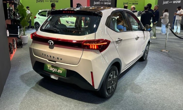 Hatchback giá 166 triệu đồng: Lựa chọn hoàn hảo hơn Hyundai Grand i10 và Kia Morning - Ảnh 3. Hatchback giá 166 triệu đồng: Lựa chọn hoàn hảo hơn Hyundai Grand i10 và Kia Morning - Ảnh 3.