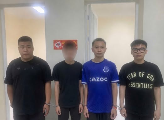 H&agrave; Nội: Nh&oacute;m thanh thiếu ni&ecirc;n Đ&aacute;nh bạc tại qu&aacute;n bi - a bị bắt giữ năm 2026 - Ảnh 1.