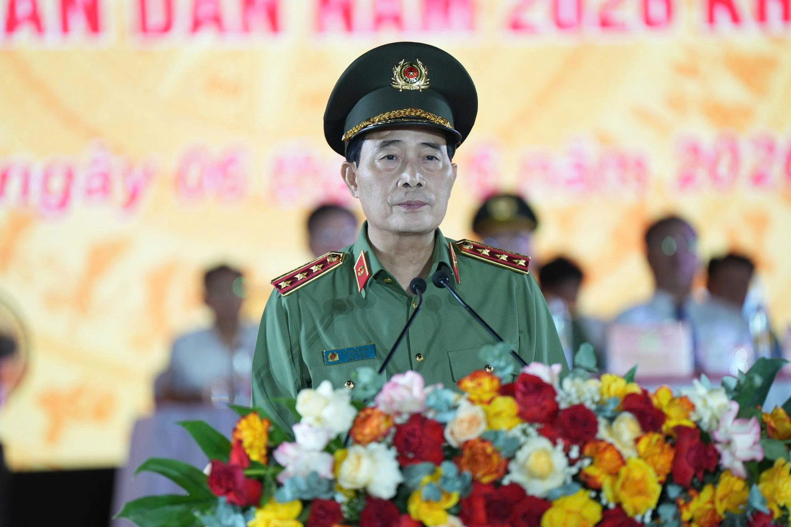 Đo&agrave;n qu&acirc;n nhạc, kỵ binh C&ocirc;ng an nh&acirc;n d&acirc;n giao lưu với người d&acirc;n Huế tối 7/6 - Ảnh 2.