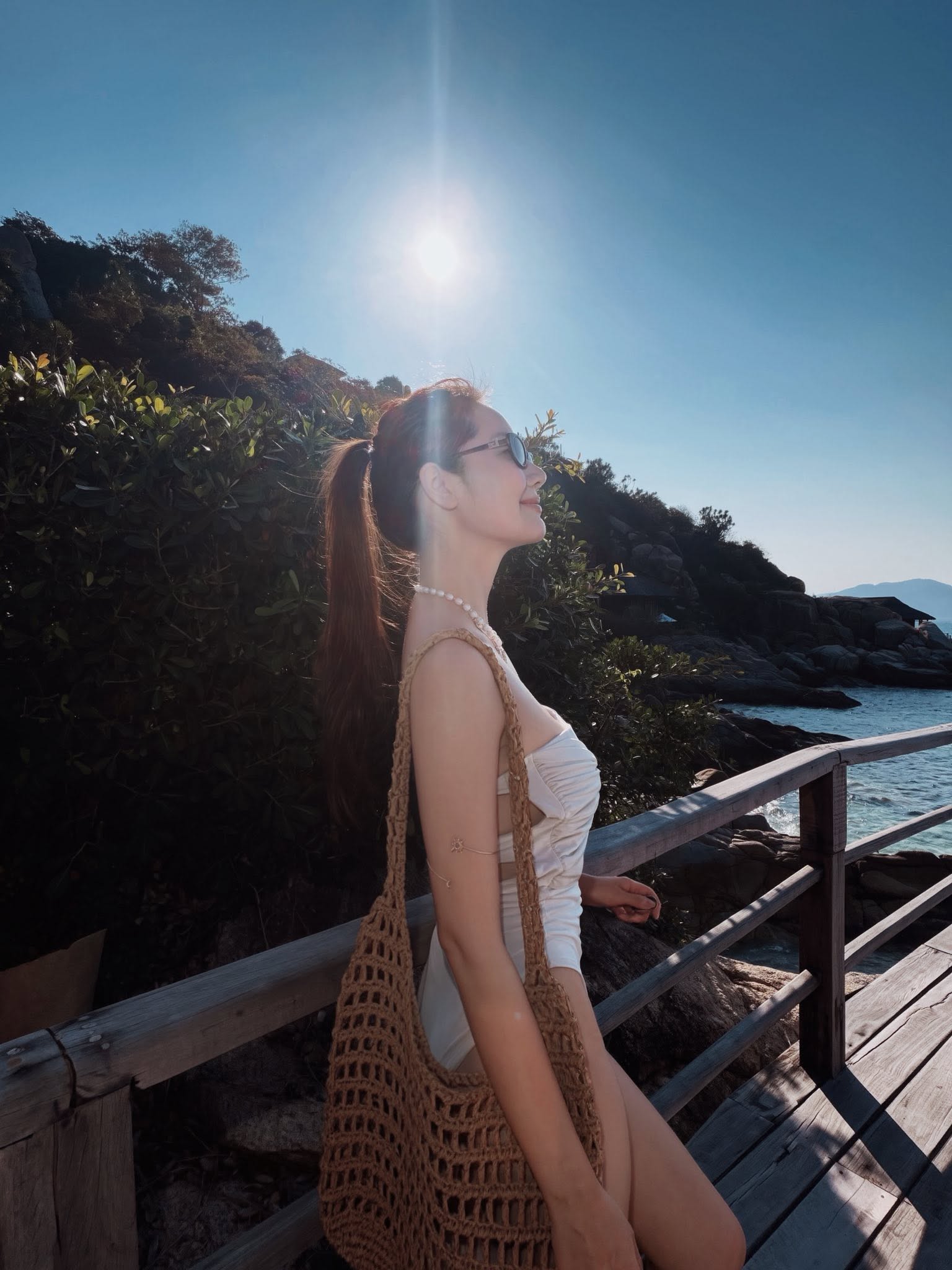 Huyền Lizzie gợi cảm bên biển xanh , Nguyễn Văn Chung tự hào về con trai lớn khôn - Ảnh 2. Huyền Lizzie gợi cảm bên biển xanh , Nguyễn Văn Chung tự hào về con trai lớn khôn - Ảnh 2.