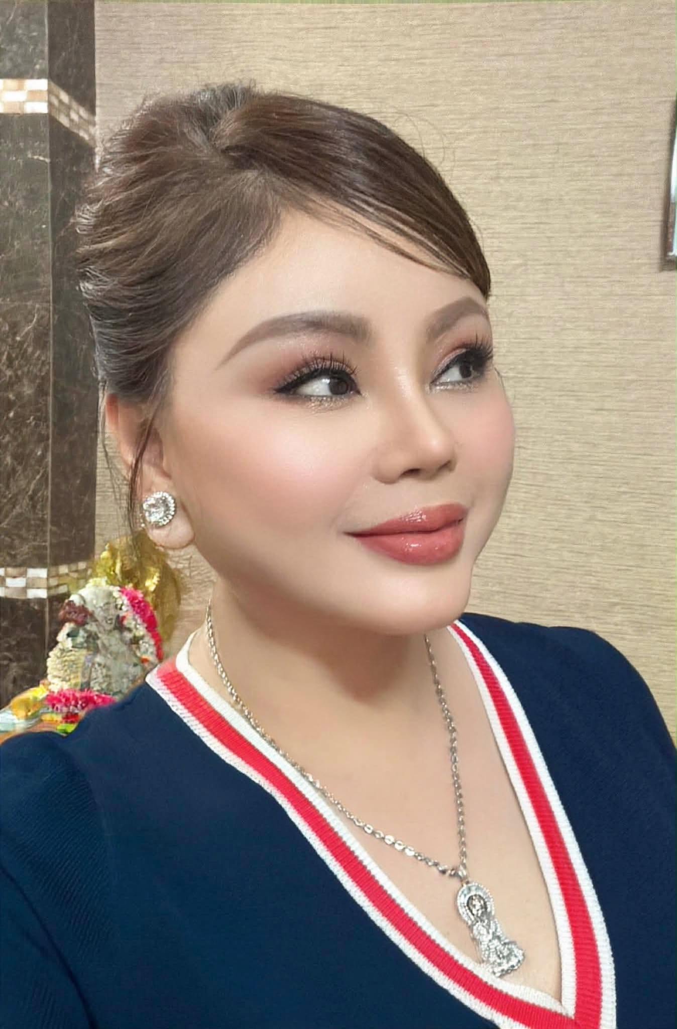 Huyền Lizzie gợi cảm bên biển xanh , Nguyễn Văn Chung tự hào về con trai lớn khôn - Ảnh 7. Huyền Lizzie gợi cảm bên biển xanh , Nguyễn Văn Chung tự hào về con trai lớn khôn - Ảnh 7.
