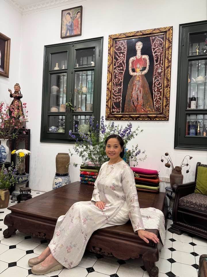 Cuộc sống bình yên của NSƯT Lê Vi ở Pháp: Chồng làm thị trưởng, học đạo Phật và thiền định mỗi ngày trong ngôi nhà ngập tràn hoa lá - Ảnh 10.