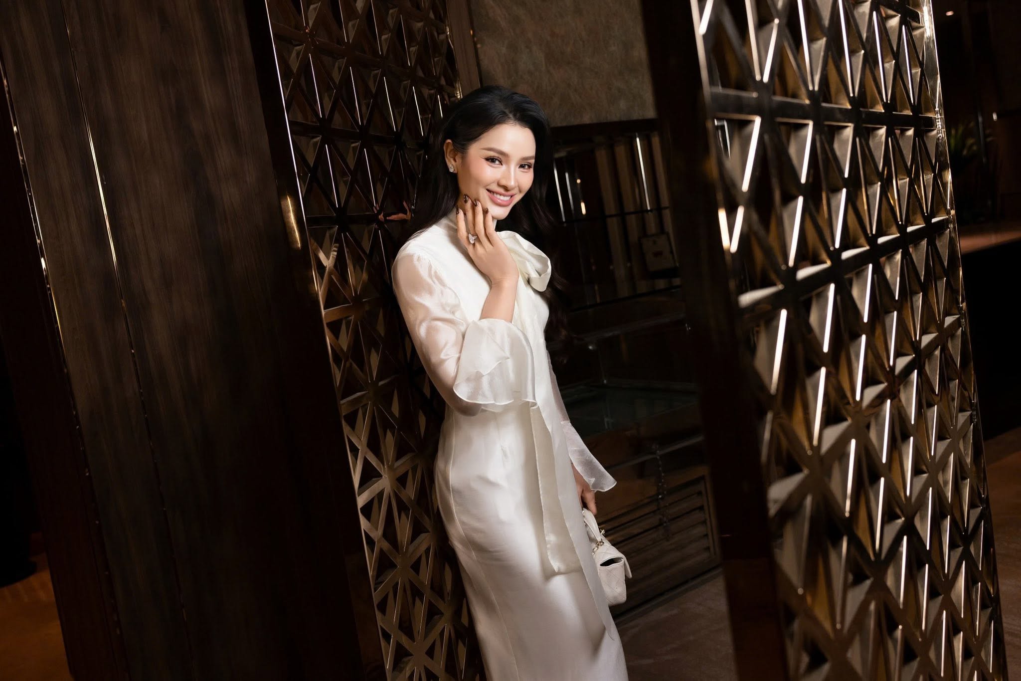 Huyền Lizzie gợi cảm bên biển xanh , Nguyễn Văn Chung tự hào về con trai lớn khôn - Ảnh 4. Huyền Lizzie gợi cảm bên biển xanh , Nguyễn Văn Chung tự hào về con trai lớn khôn - Ảnh 4.