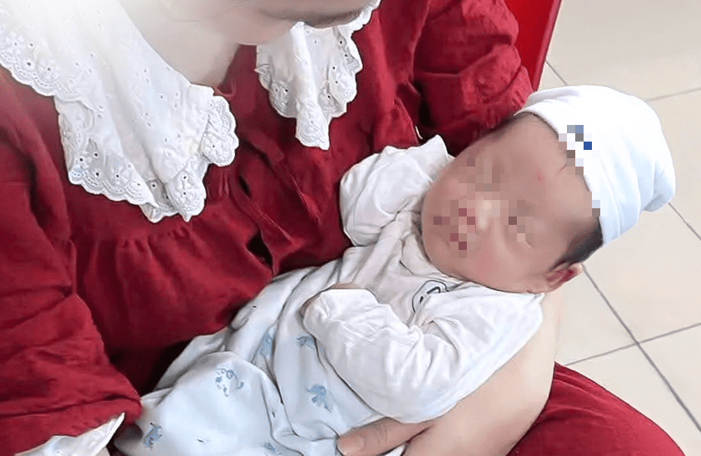 Người phụ nữ 25 tuổi mắc hội chứng buồng trứng đa nang vẫn sinh con khỏe mạnh nhờ làm điều này 2 Người phụ nữ 25 tuổi mắc hội chứng buồng trứng đa nang vẫn sinh con khỏe mạnh nhờ làm điều này - Ảnh 2.