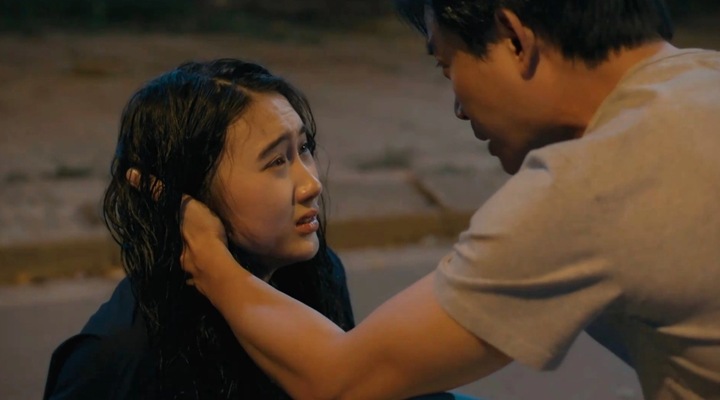 Diễn vi&ecirc;n L&ecirc; Trần Thanh T&acirc;m vai ' tiểu tam ' g&acirc;y tranh c&atilde;i trong phim Dưới &ocirc; cửa s&aacute;ng đ&egrave;n - Ảnh 8.