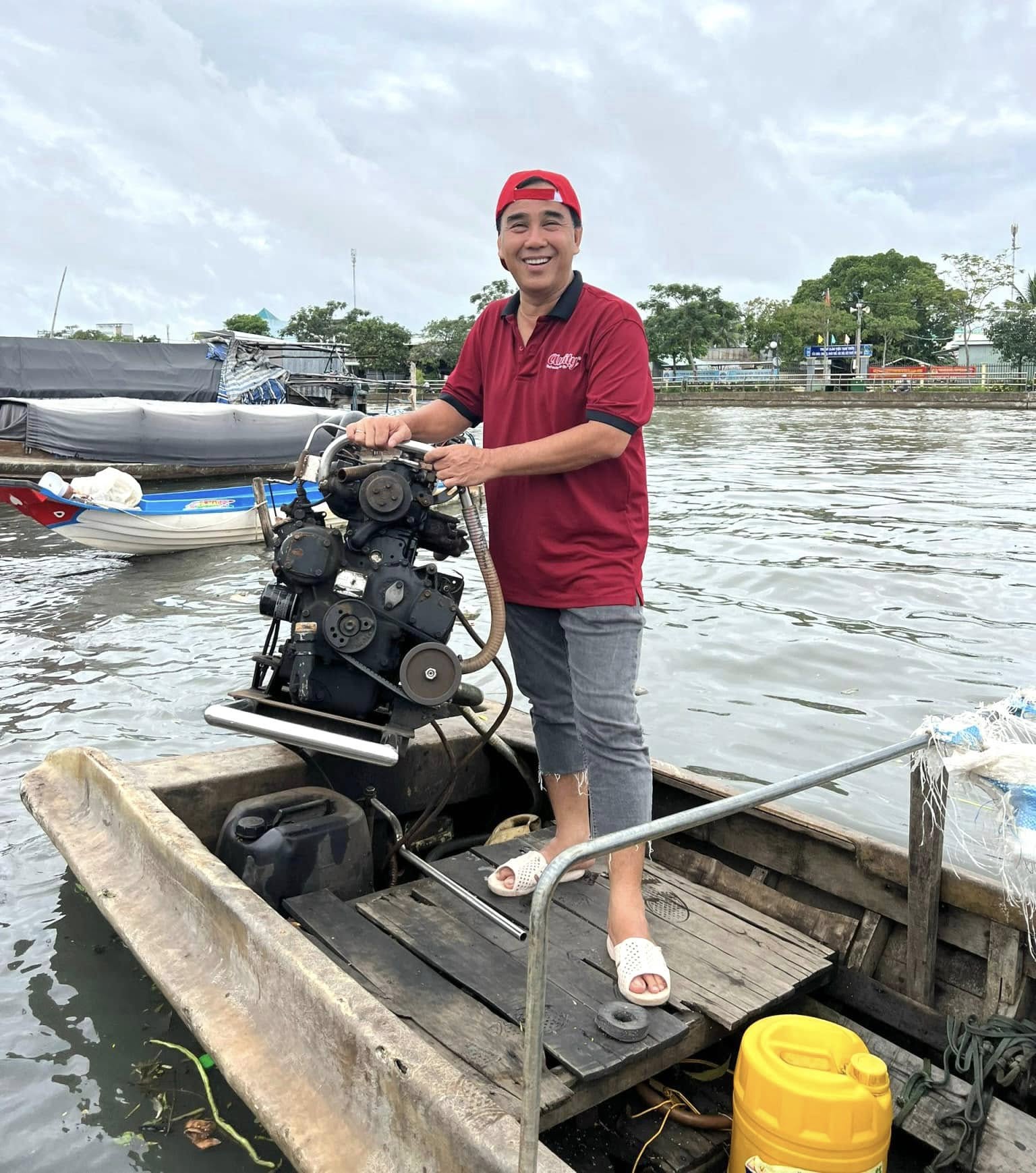 Quyền Linh từ khổ cực Đến biệt thự 21 tỷ ở TP . HCM - Ảnh 3. Quyền Linh từ khổ cực Đến biệt thự 21 tỷ ở TP . HCM - Ảnh 3.