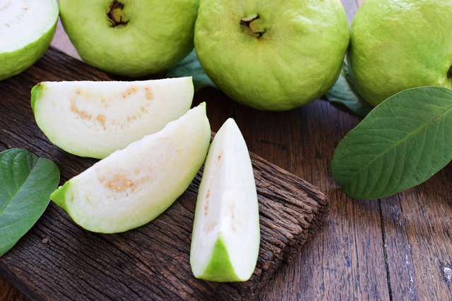 Đột quỵ cũng phải “sợ” loại quả này, vitamin C gấp 21 lần táo: Người Việt ăn nhiều mà ít biết - Ảnh 1. Đột quỵ cũng phải “sợ” loại quả này, vitamin C gấp 21 lần táo: Người Việt ăn nhiều mà ít biết - Ảnh 1.
