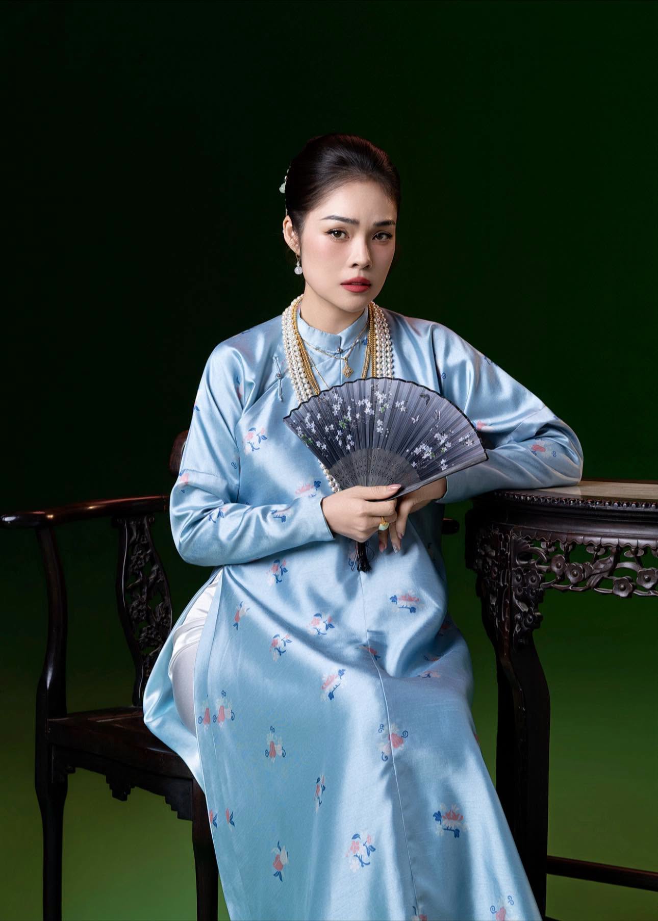 Dương Cẩm Lynh tỏa s&aacute;ng ở tuổi 45 sau biến cố nợ 6 tỷ đồng - Ảnh 4.