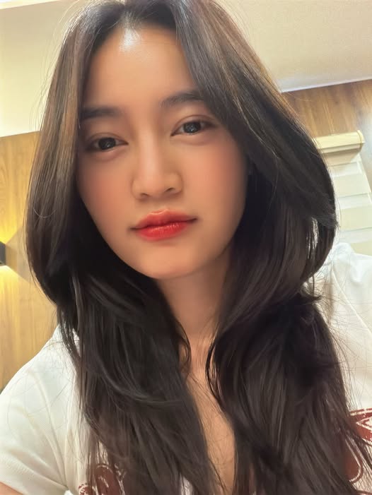 Ngọc Trinh lạ lẫm với m&aacute;i t&oacute;c ngắn , Tam Triều D&acirc;ng xinh đẹp ch&agrave;o tuổi mới - Ảnh 7.