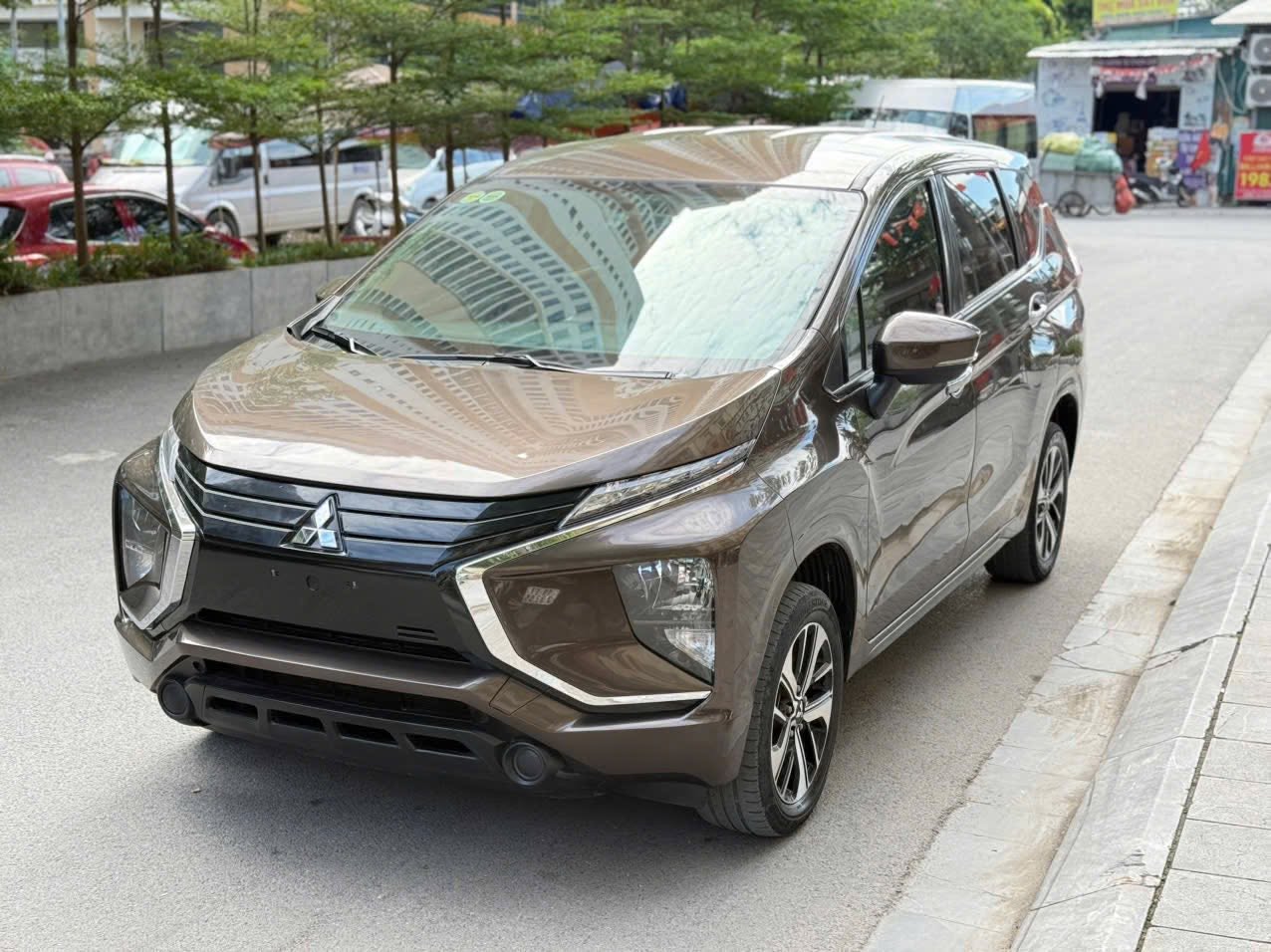 MPV 7 chỗ cũ trong t&agrave;i ch&iacute;nh 400 triệu đồng: Chọn Mitsubishi Xpander hay Toyota Innova? - Ảnh 1.