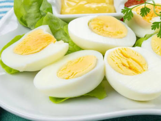 Những lợi ích bất ngờ khi phụ nữ ăn trứng hàng ngày không phải ai cũng biết - Ảnh 2.