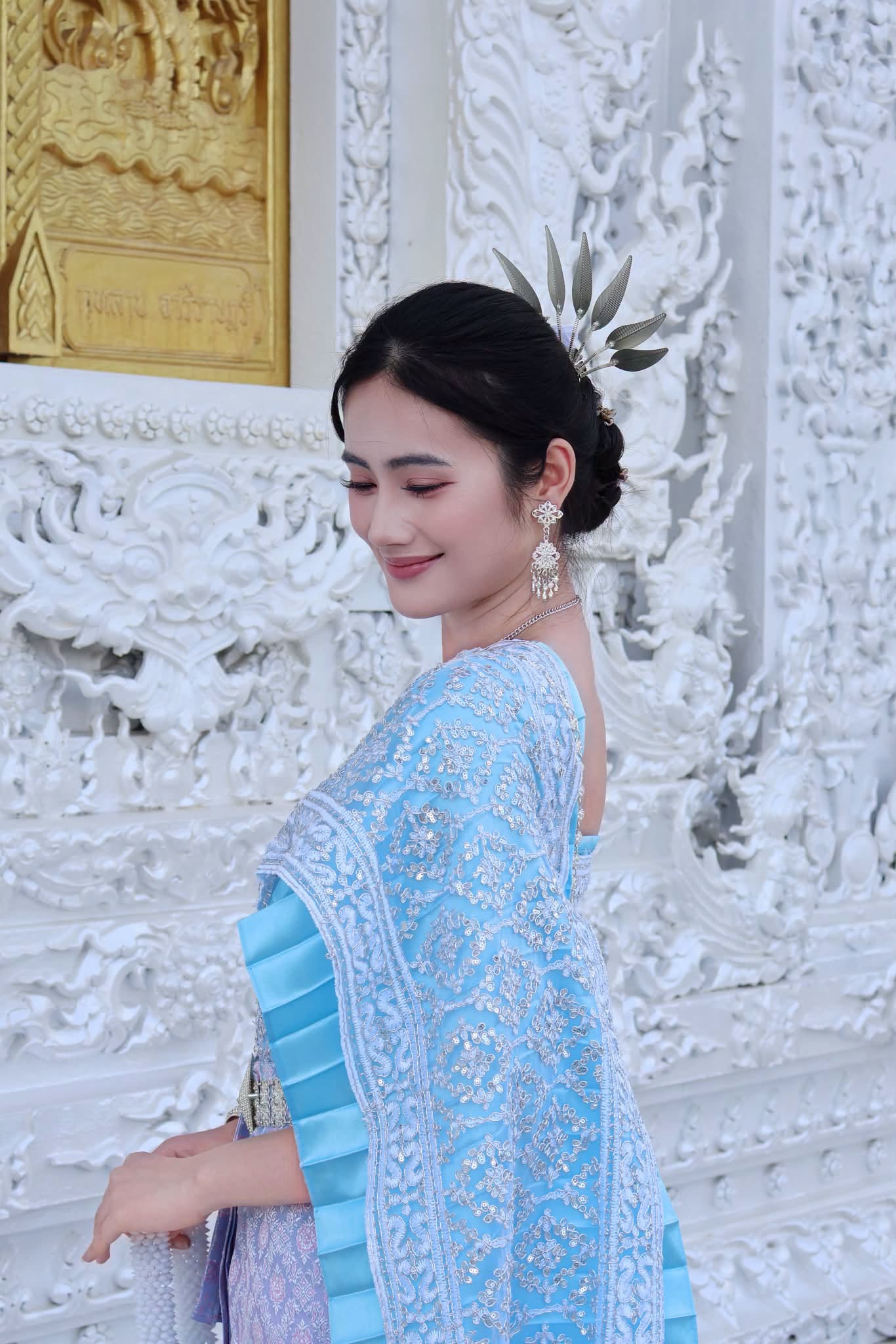 Hoa hậu &Yacute; Nhi g&acirc;y b&atilde;o Th&aacute;i Lan với vẻ đẹp truyền thống 2026 - Ảnh 4.