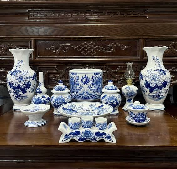 Nước cúng Phật và gia tiên: Dùng sao cho đúng để không phạm kỵ? - Ảnh 1.