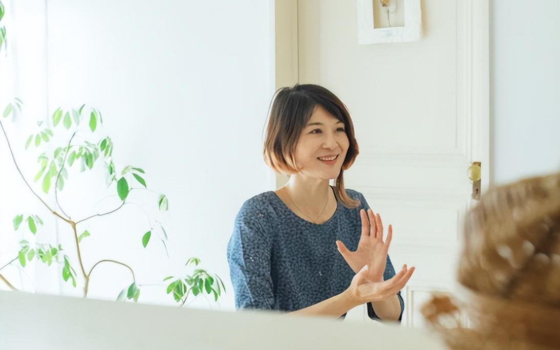 Một câu nói về tài sản của con dâu khiến tôi thay đổi cách yêu thương con cái lúc tuổi già - Ảnh 2.