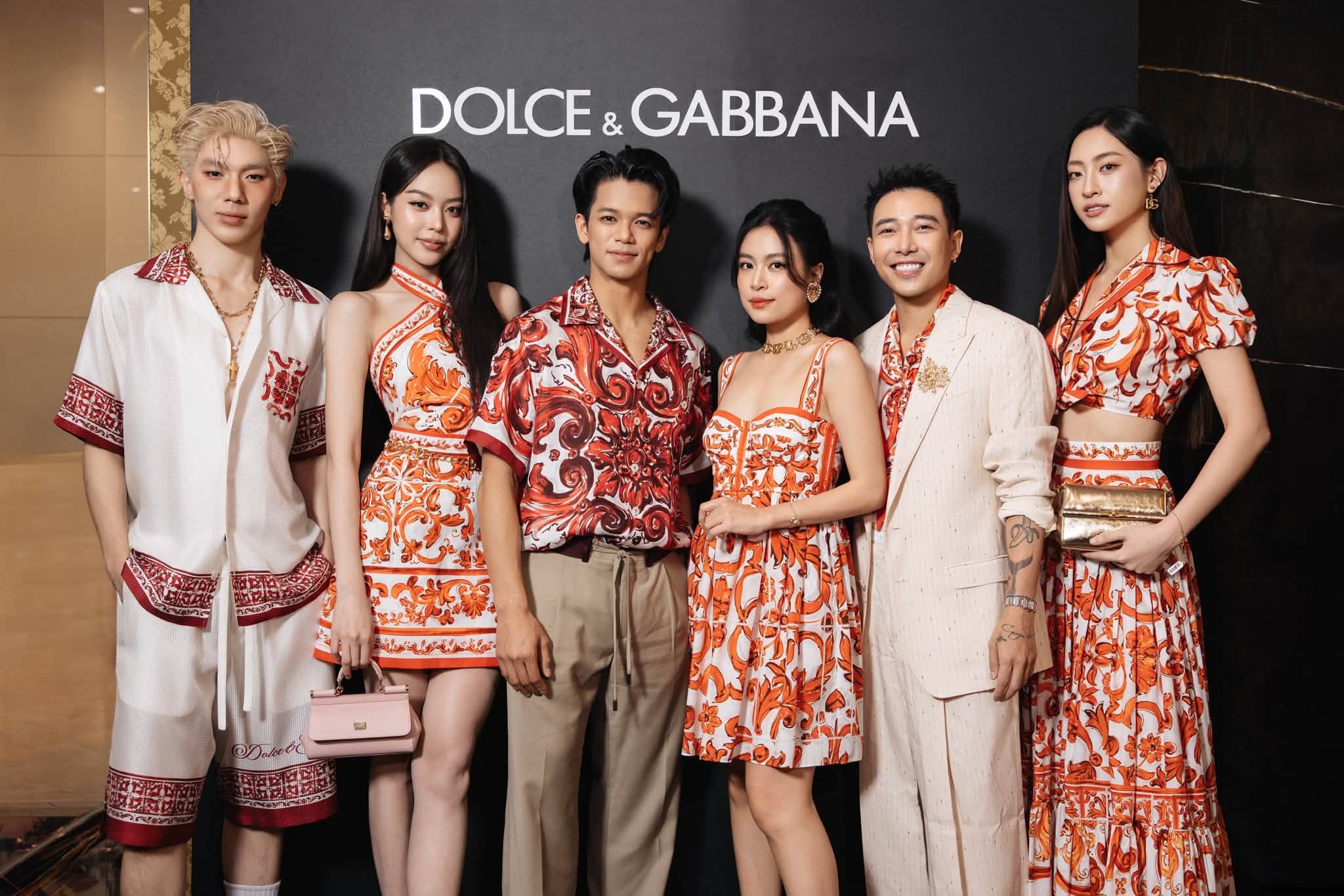 Ho&agrave;ng th&ugrave;y Linh v&agrave; Lương th&ugrave;y Linh: Sắc đẹp rạng rỡ tại sự kiện Dolce&Gabbana - Ảnh 4.