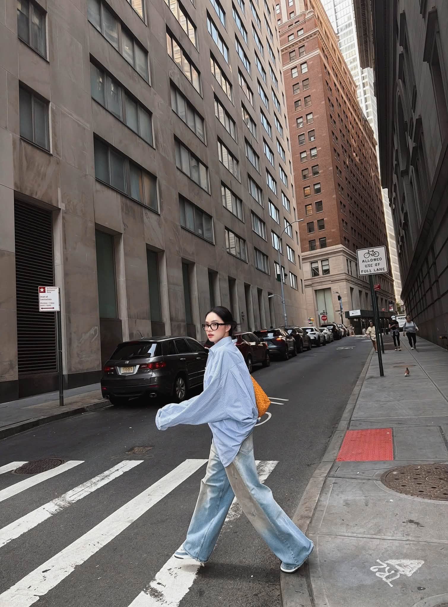 Hương Giang gây chú ý với phong cách thời trang tại New York năm 2026 - Ảnh 3.