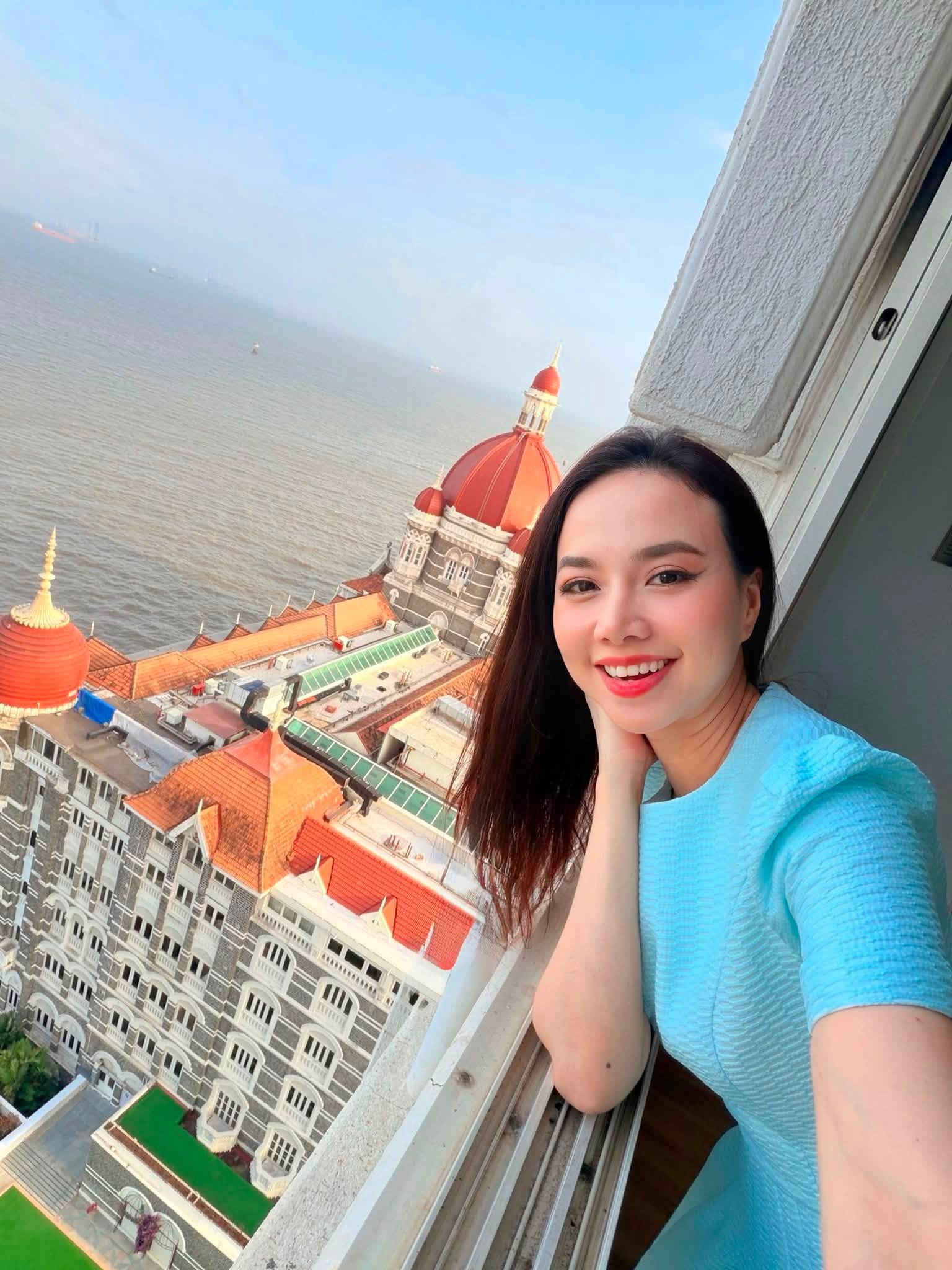 Đạt G và Bảo Ngọc kỷ niệm một năm ngày cưới cùng Hoa hậu Tiểu Vy xinh đẹp - Ảnh 3.