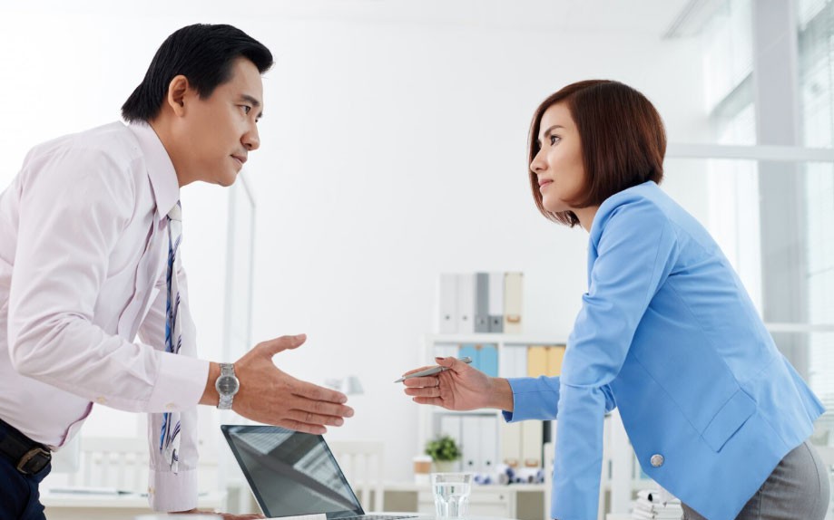 Nhiều người cả đời không biết: 4 thói quen tưởng tốt ai ngờ lại là EQ thấp - Ảnh 3.