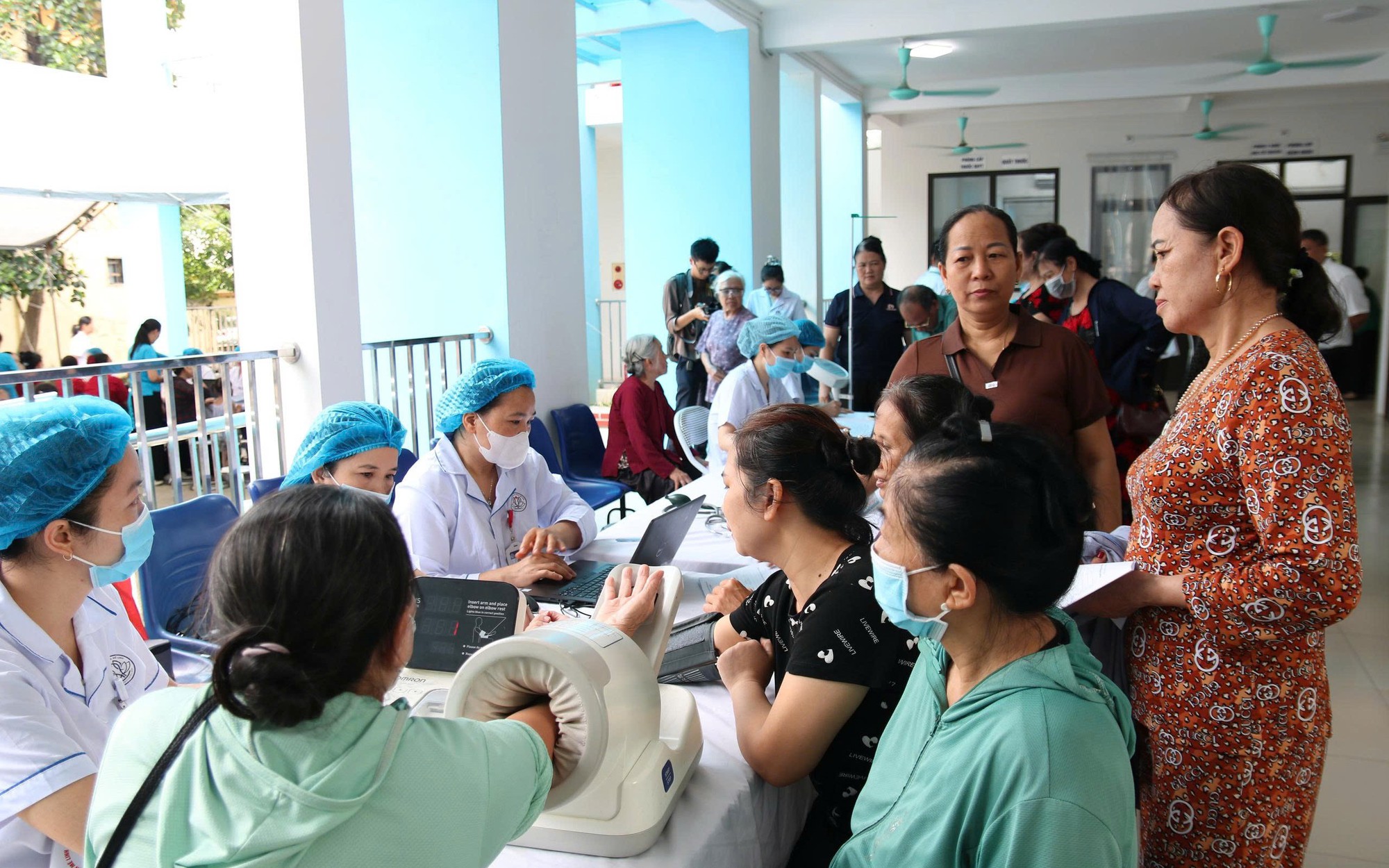 H&agrave; Nội điều chỉnh chi y tế v&agrave; b&atilde;i bỏ kế hoạch h&oacute;a gia đ&igrave;nh năm 2026 - Ảnh 1.