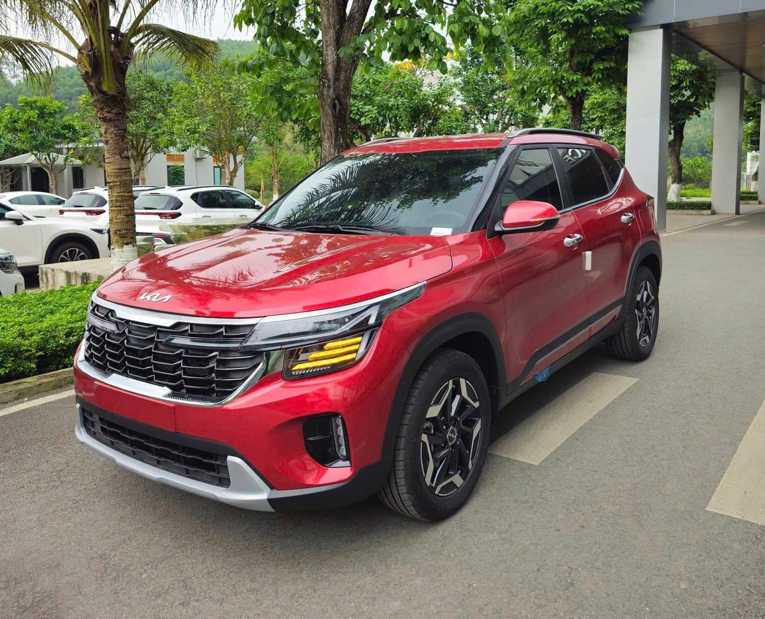 L&yacute; do KIA giảm gi&aacute; loạt xe gầm cao, KIA Sonet, Seltos v&agrave; Carens rẻ hiếm thấy - Ảnh 3.