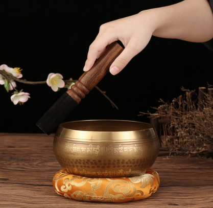 Bí mật "dọn nhà" bằng âm thanh chuông xoay của giới thượng lưu để kích tài lộc - Ảnh 1.