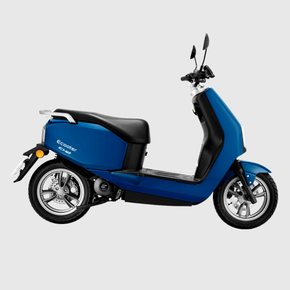 Trải nghiệm xe m&aacute;y điện gi&aacute; 32,6 triệu đồng thiết kế ch&acirc;u &Acirc;u, đi xa 100km, c&oacute; định vị v&agrave; chống trộm th&ocirc;ng minh c&oacute; thể thay thế xe xăng - Ảnh 2.