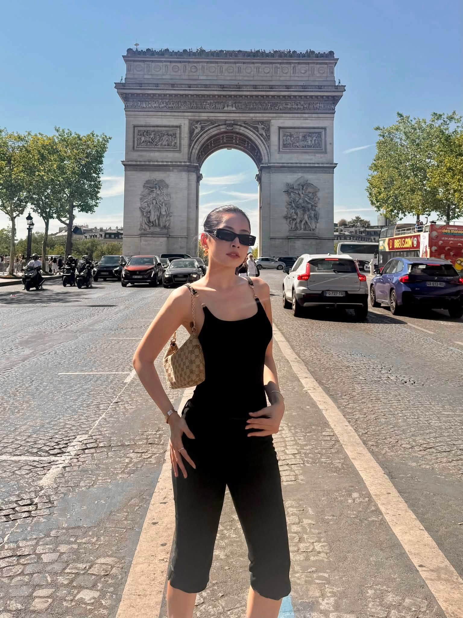 Chi Pu tỏa sáng với phong cách thời trang Pháp giữa Paris năm 2026 - Ảnh 4.